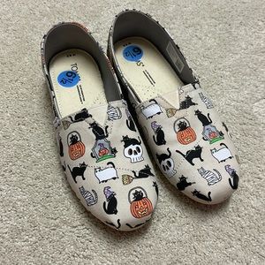COPY - Very cool Halloween Toms never worn